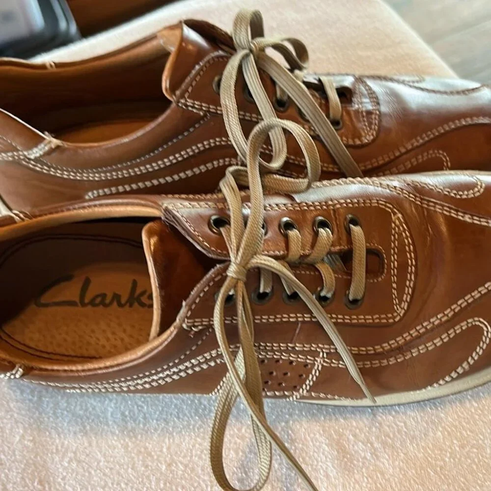Clarks lace ******please